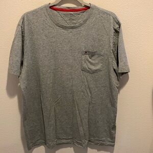 Tommy Hilfiger Mens Gray Tee. Excellent Condition. Size Large.​​​​​​​​​​​​